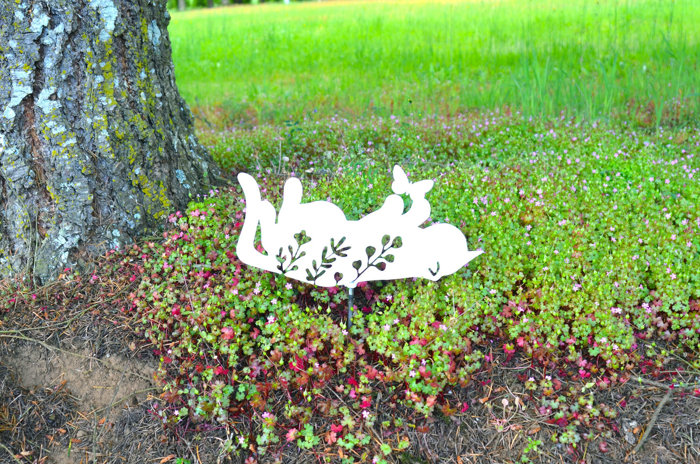 Metal Art Floral Garden Cat Stake Decoration , Garden Art, Yard Art, Hand Made, Spring Garden Decoration, Outdoor Garden Decor Stake Attached(12" Stake Detachable)