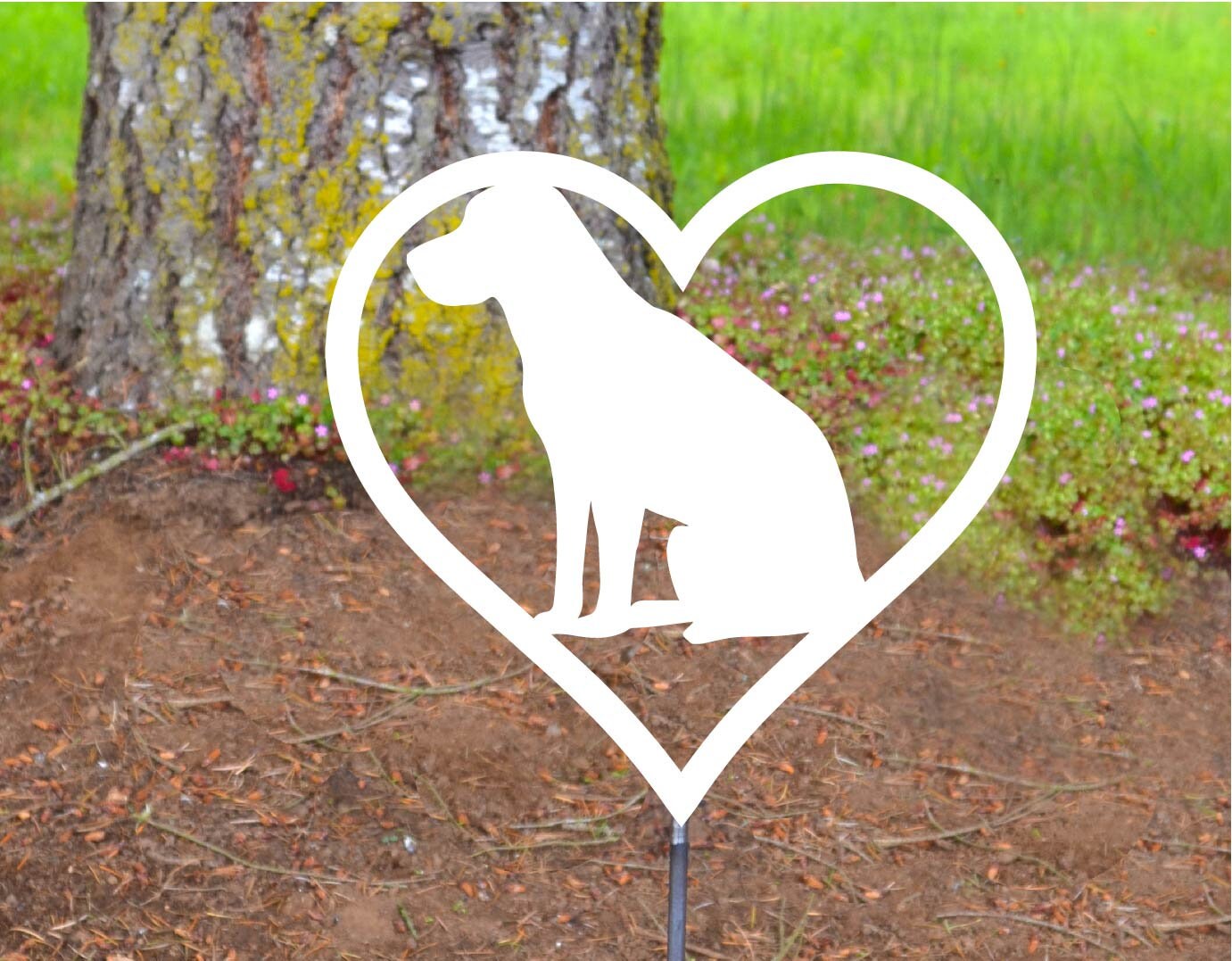 Metal Art Labrador Retriever Love in Heart Outline Stake Decoration, Lover Garden Yard Art Gift Garden Decoration Outdoor Decor, Lab Mom Dad Stake Attached(12" Stake Detachable)